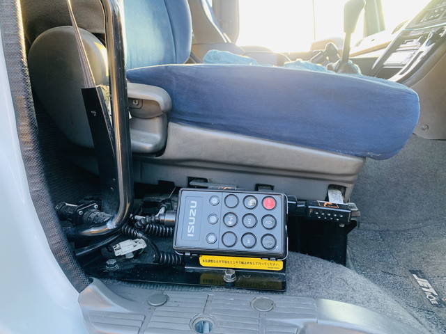 いすゞギガセルフローダー大型（10t）[写真36]