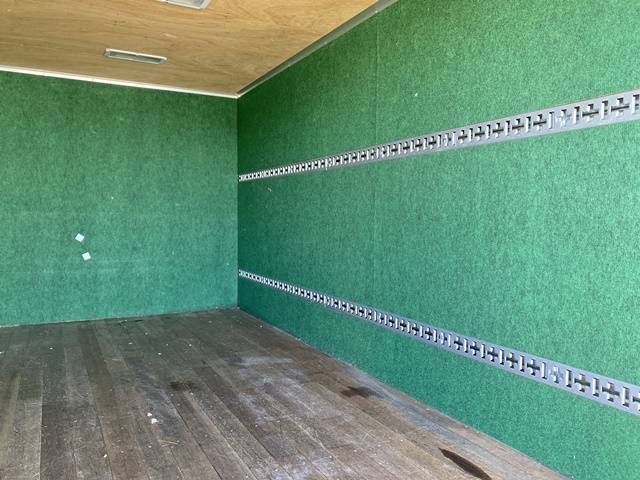 三菱ふそうキャンターアルミバン小型（2t・3t）[写真15]