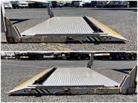 三菱ふそうキャンターアルミバン小型（2t・3t）[写真18]