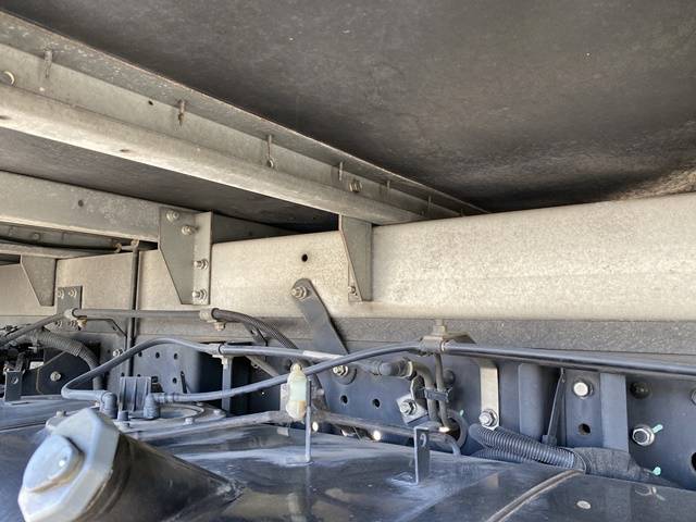 三菱ふそうキャンターアルミバン小型（2t・3t）[写真24]