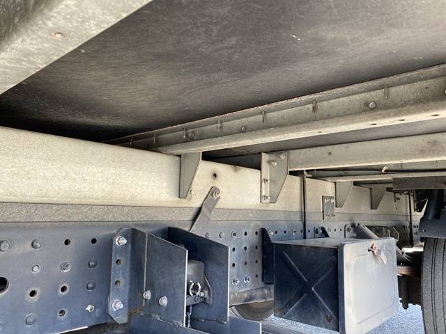 三菱ふそうキャンターアルミバン小型（2t・3t）[写真25]