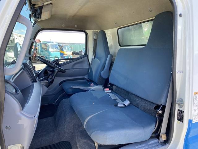 三菱ふそうキャンターアルミバン小型（2t・3t）[写真33]