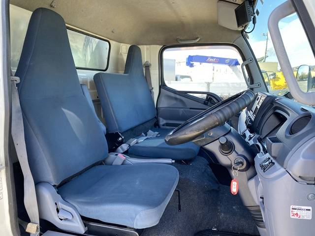 三菱ふそうキャンターアルミバン小型（2t・3t）[写真35]