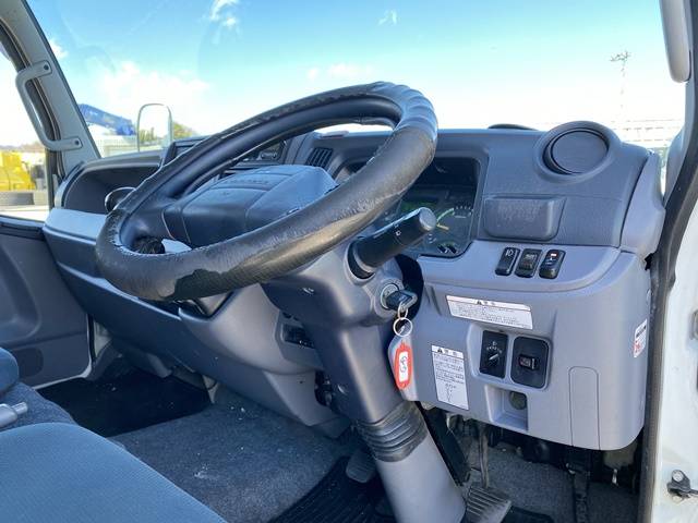 三菱ふそうキャンターアルミバン小型（2t・3t）[写真36]