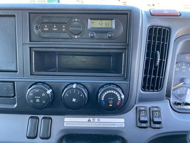 三菱ふそうキャンターアルミバン小型（2t・3t）[写真37]