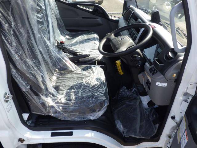 三菱ふそうキャンターコンテナ専用車小型（2t・3t）[写真21]