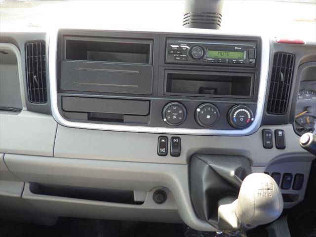 三菱ふそうキャンターコンテナ専用車小型（2t・3t）[写真22]