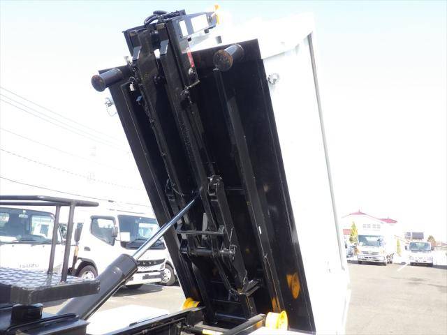 三菱ふそうキャンターコンテナ専用車小型（2t・3t）[写真07]