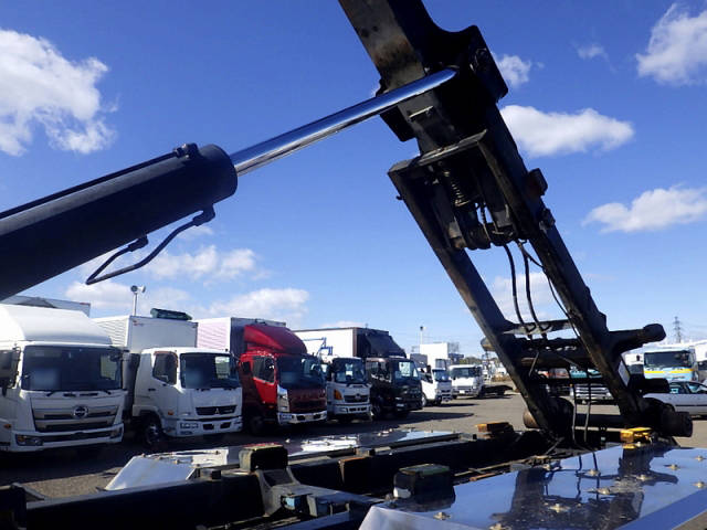 UDトラックスクオンコンテナ専用車大型（10t）[写真10]