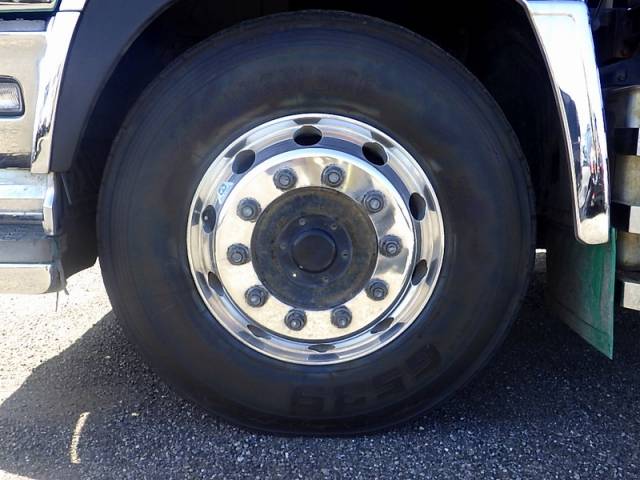 UDトラックスクオンコンテナ専用車大型（10t）[写真22]