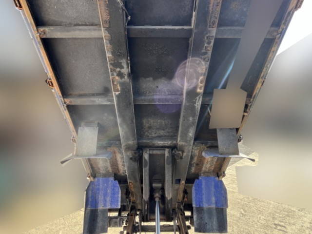 三菱ふそうキャンターダンプ小型（2t・3t）[写真10]