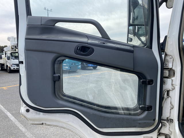 三菱ふそうスーパーグレートトレーラーヘッド（トラクターヘッド）大型（10t）[写真25]