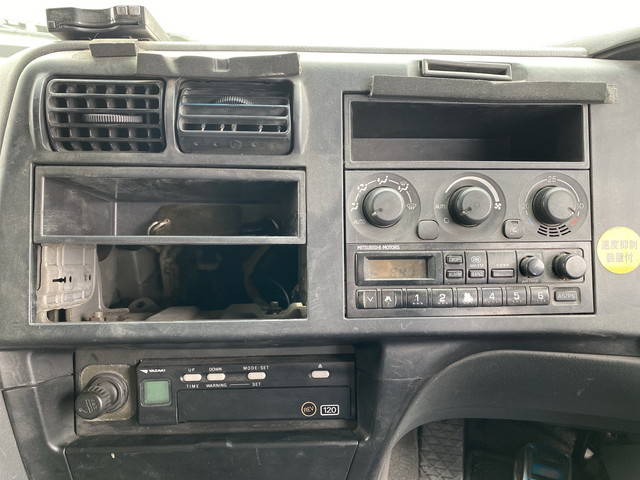 三菱ふそうスーパーグレートトレーラーヘッド（トラクターヘッド）大型（10t）[写真37]