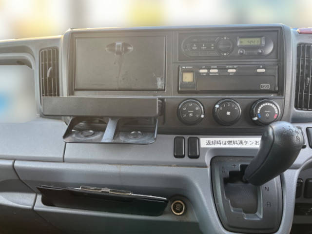 三菱ふそうキャンターアルミバン小型（2t・3t）[写真21]