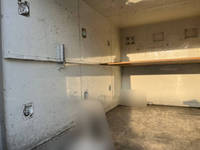 三菱ふそうキャンターアルミバン小型（2t・3t）[写真09]