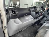 日野デュトロパネルバン小型（2t・3t）[写真30]