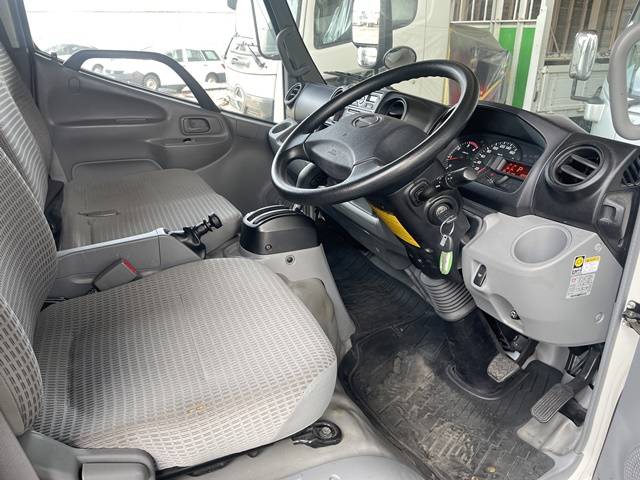 日野デュトロパネルバン小型（2t・3t）[写真34]