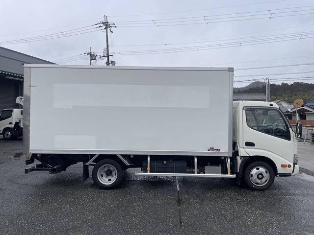 日野デュトロパネルバン小型（2t・3t）[写真06]