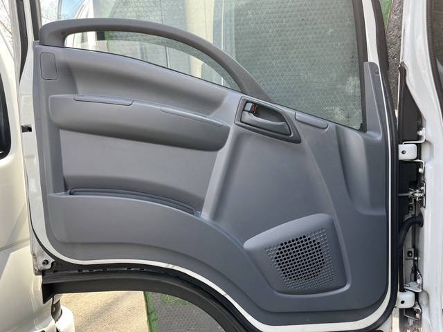 いすゞエルフ冷凍車（冷蔵車）小型（2t・3t）[写真28]