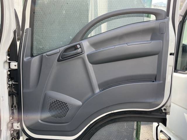 いすゞエルフ冷凍車（冷蔵車）小型（2t・3t）[写真29]