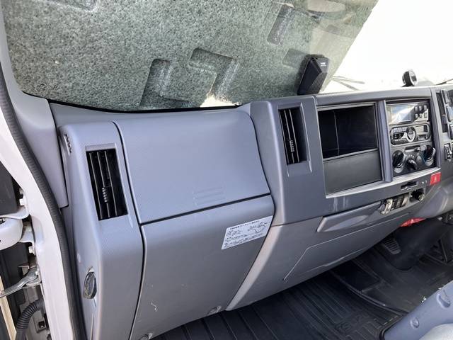 いすゞエルフ冷凍車（冷蔵車）小型（2t・3t）[写真30]