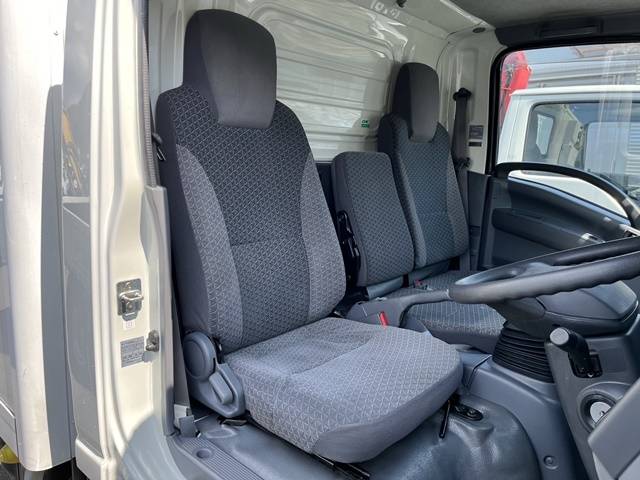 いすゞエルフ冷凍車（冷蔵車）小型（2t・3t）[写真32]