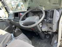 いすゞエルフ冷凍車（冷蔵車）小型（2t・3t）[写真33]