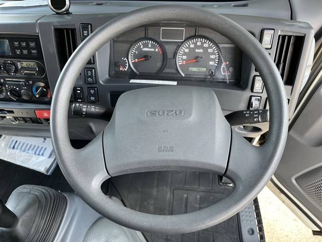 いすゞエルフ冷凍車（冷蔵車）小型（2t・3t）[写真35]