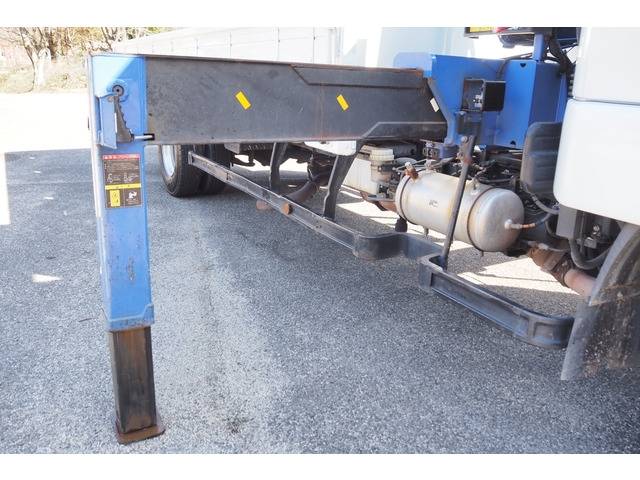 三菱ふそうファイタークレーン5段中型（4t）[写真11]