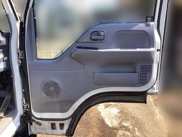 日産アトラス平ボディ小型（2t・3t）[写真25]