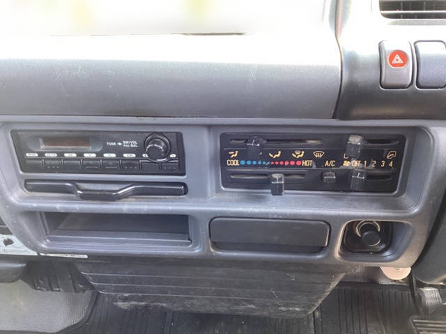 日産アトラス平ボディ小型（2t・3t）[写真29]