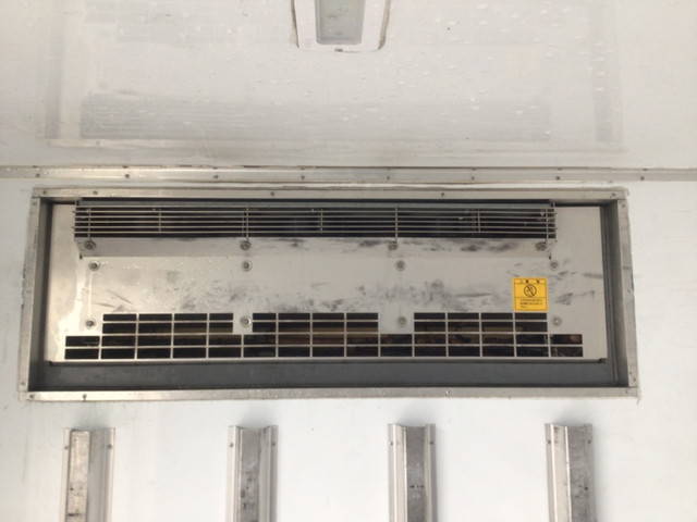 いすゞフォワード冷凍車（冷蔵車）中型（4t）[写真13]