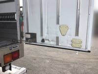 いすゞフォワード冷凍車（冷蔵車）中型（4t）[写真16]