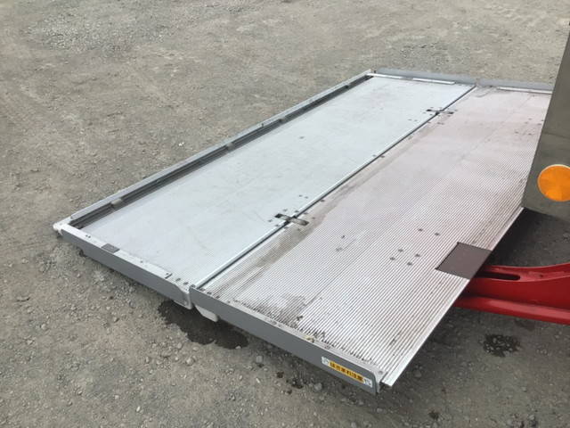 いすゞフォワード冷凍車（冷蔵車）中型（4t）[写真18]