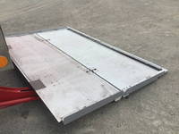 いすゞフォワード冷凍車（冷蔵車）中型（4t）[写真19]