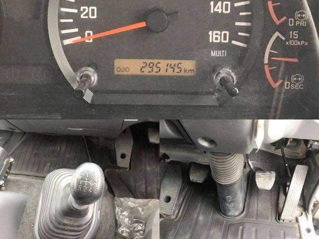 いすゞフォワード冷凍車（冷蔵車）中型（4t）[写真32]