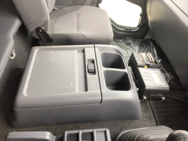 いすゞフォワード冷凍車（冷蔵車）中型（4t）[写真35]