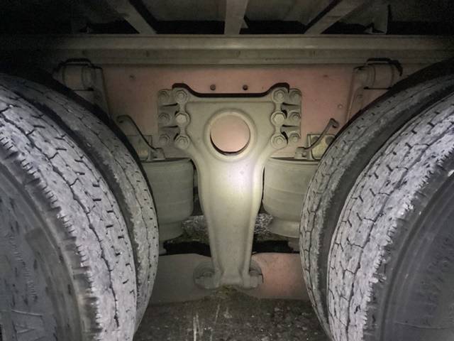 いすゞギガアルミウイング大型（10t）[写真14]