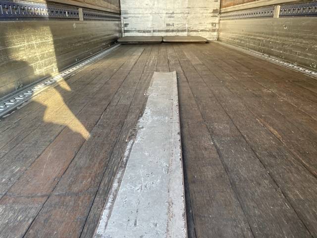 三菱ふそうファイターアルミウイング中型（4t）[写真10]