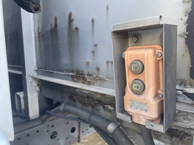 三菱ふそうファイターアルミウイング中型（4t）[写真13]