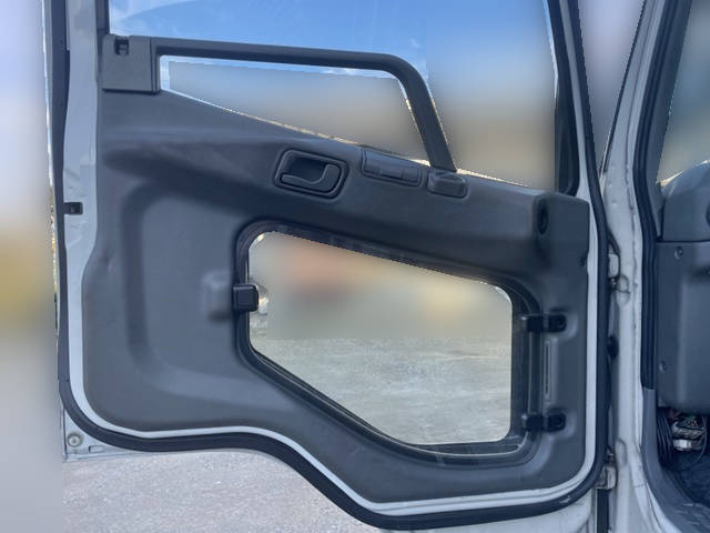 三菱ふそうファイターアルミウイング中型（4t）[写真26]