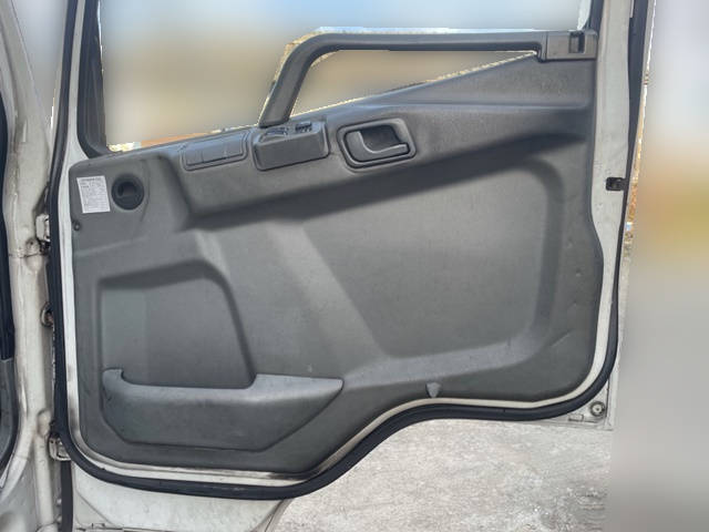 三菱ふそうファイターアルミウイング中型（4t）[写真27]