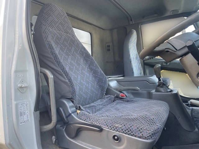 三菱ふそうファイターアルミウイング中型（4t）[写真31]