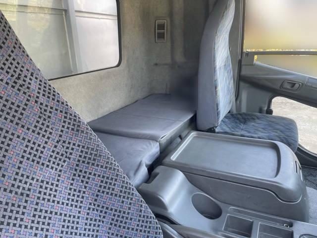 三菱ふそうファイターアルミウイング中型（4t）[写真33]