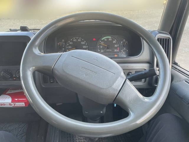 三菱ふそうファイターアルミウイング中型（4t）[写真36]