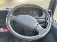 三菱ふそうファイターアルミウイング中型（4t）[写真36]