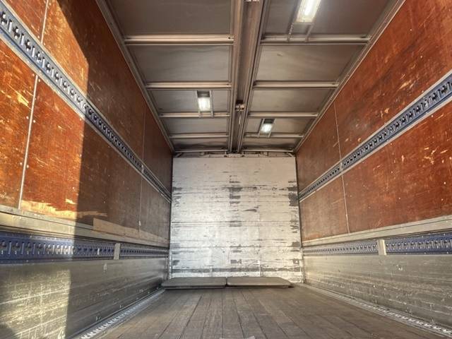 三菱ふそうファイターアルミウイング中型（4t）[写真07]