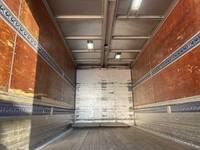 三菱ふそうファイターアルミウイング中型（4t）[写真07]