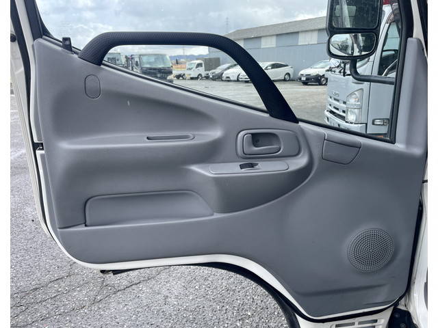 日野デュトロパネルバン小型（2t・3t）[写真22]