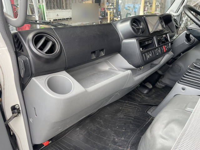 日野デュトロパネルバン小型（2t・3t）[写真24]